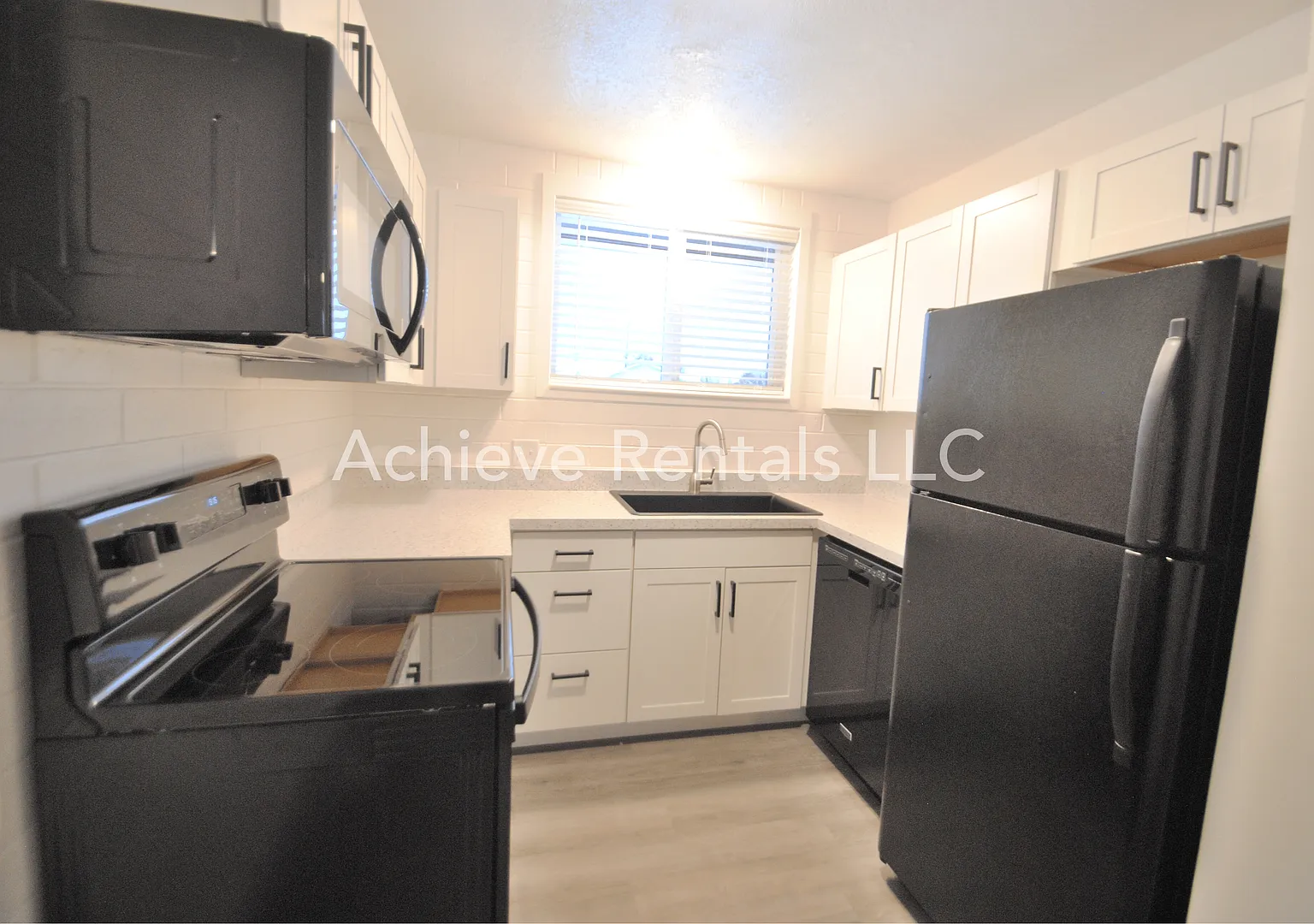 Cozy 2 Bedroom Townhome at 277 Bridger Dr. Logan, Ut — Photo 4