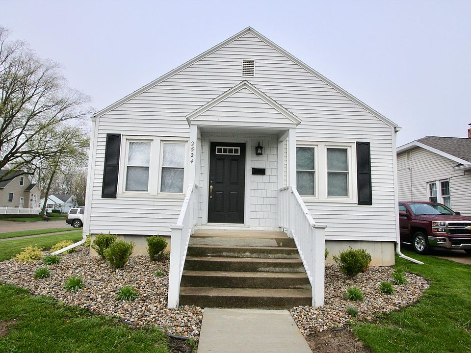 1st image of 2524 Thayer Dr