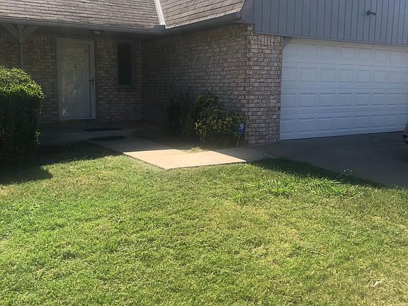 2nd image of 1040 Linn Ln