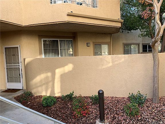 2nd image of 23715 Del Monte Dr Unit 213