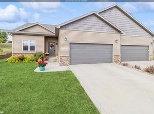 2227 Edgebrook Dr, Marshalltown, IA 50158