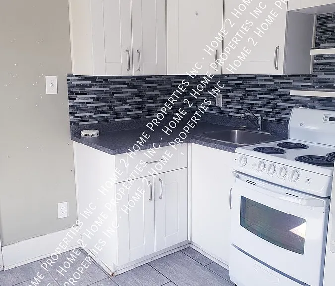 1394 Howard Ave #UPPER — Photo 3