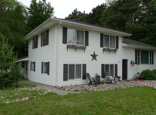 8913 W Suwanee Trl, Howard City, MI 49329