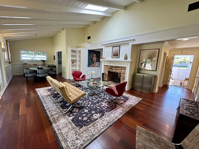 1006 Las Pulgas Rd — Photo 3