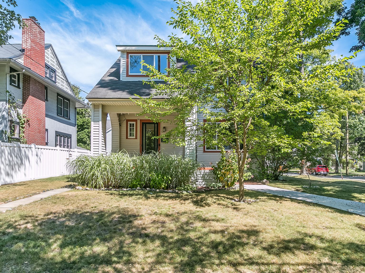 2065 Wealthy St SE, East Grand Rapids, MI 49506 MLS 23133182 Zillow