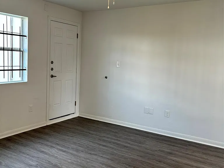 4714 Ward St #10 — Photo 5