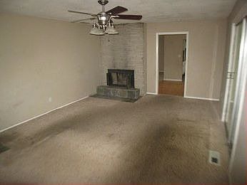 2nd image of 3020 Elmdale Dr