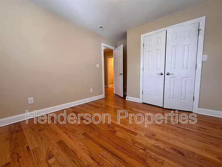 712 Hunter St — Photo 5