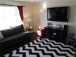 4th image of 22 Evelyn Ct