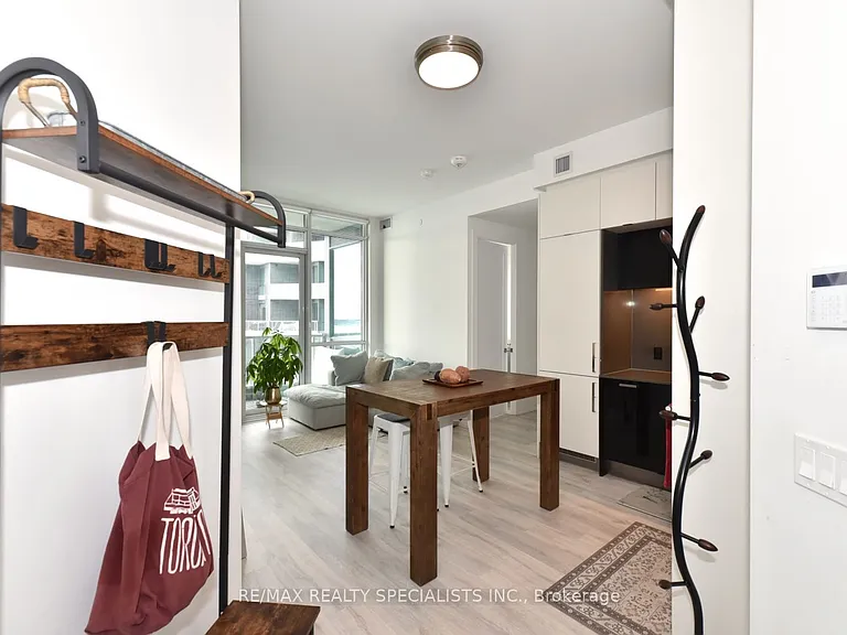 1 Edgewater Dr #911 — Photo 22