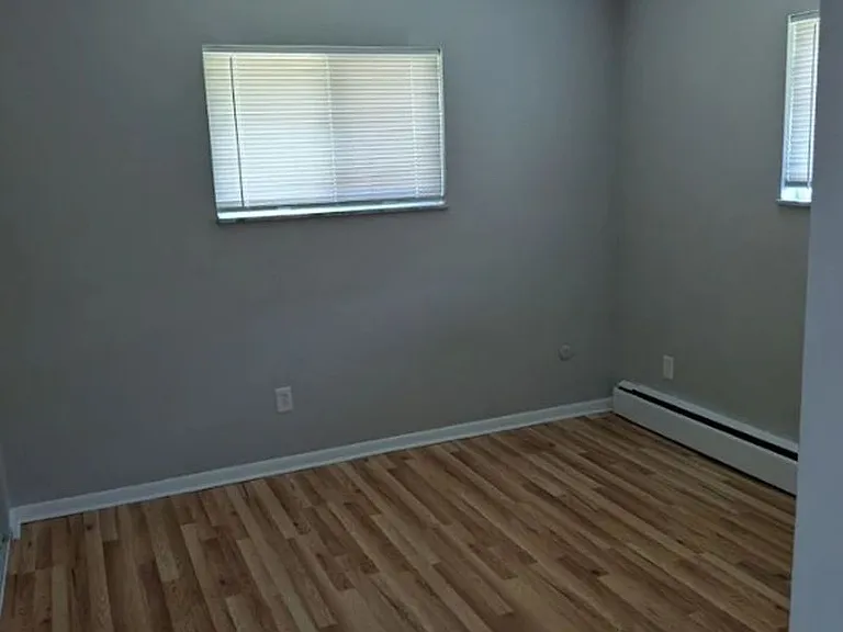2301 W Forteen Mile Rd — Photo 4