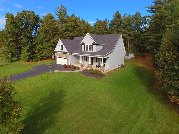 3rd image of 7 Corinne Ct