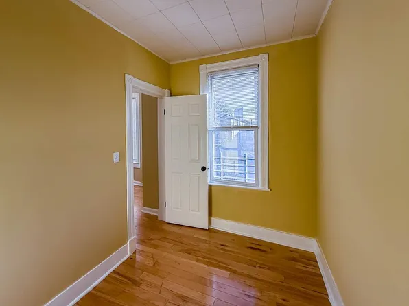 90 Carlton Avenue image 8 of 40