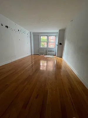 Rented by Living Room NY Corp | media 8