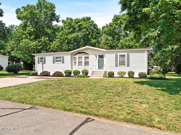 3 Copperfield Drive, Plumsted, NJ 08533