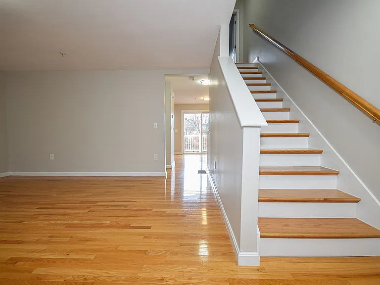 Jefferson Court — Photo 26