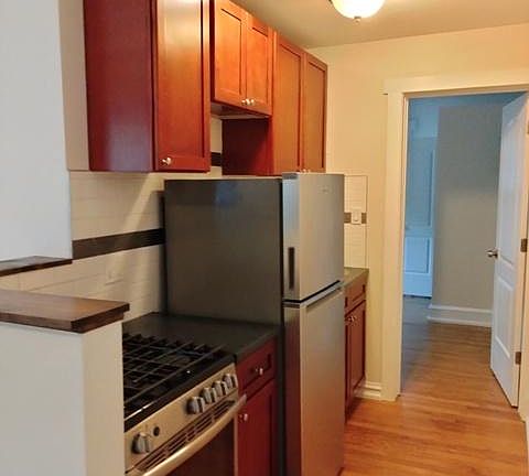 2nd image of 755 W Buena Ave #300