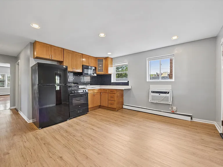 702 S Carpenter St #3 — Photo 13