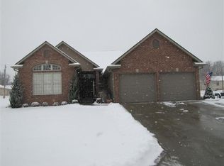 903 Hutton Valley Rd, Clinton, MO 64735