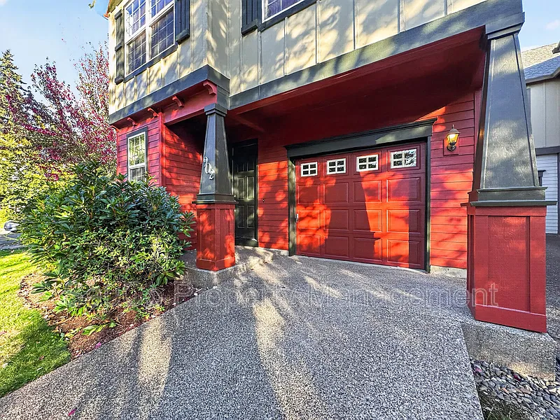 3 bed, 2.5 bath, 1526 sqft, $2,400 — Photo 3