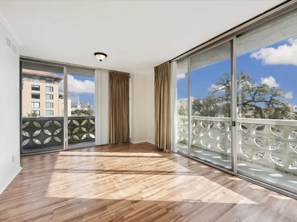 1801 Lavaca St APT 2D, Austin, TX 78701
