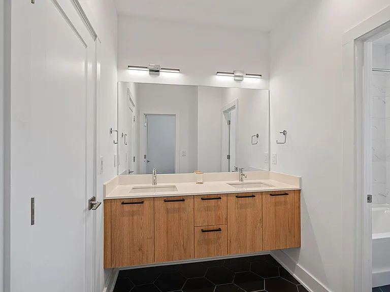 101 Mattoon St — Photo 17