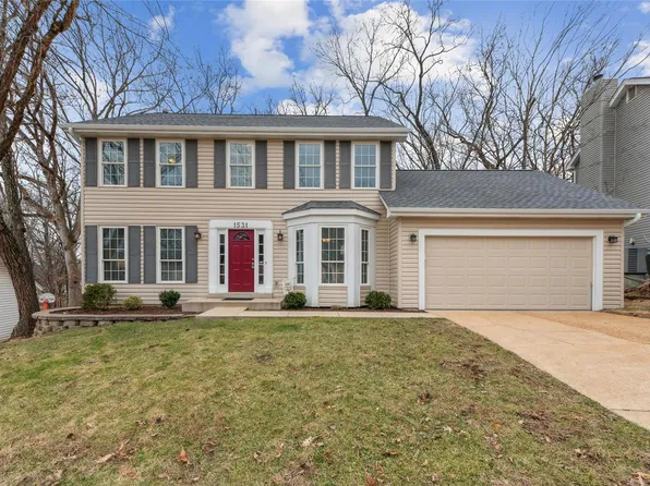 1531 Rosewood Terrace Dr, Ballwin, MO 63021