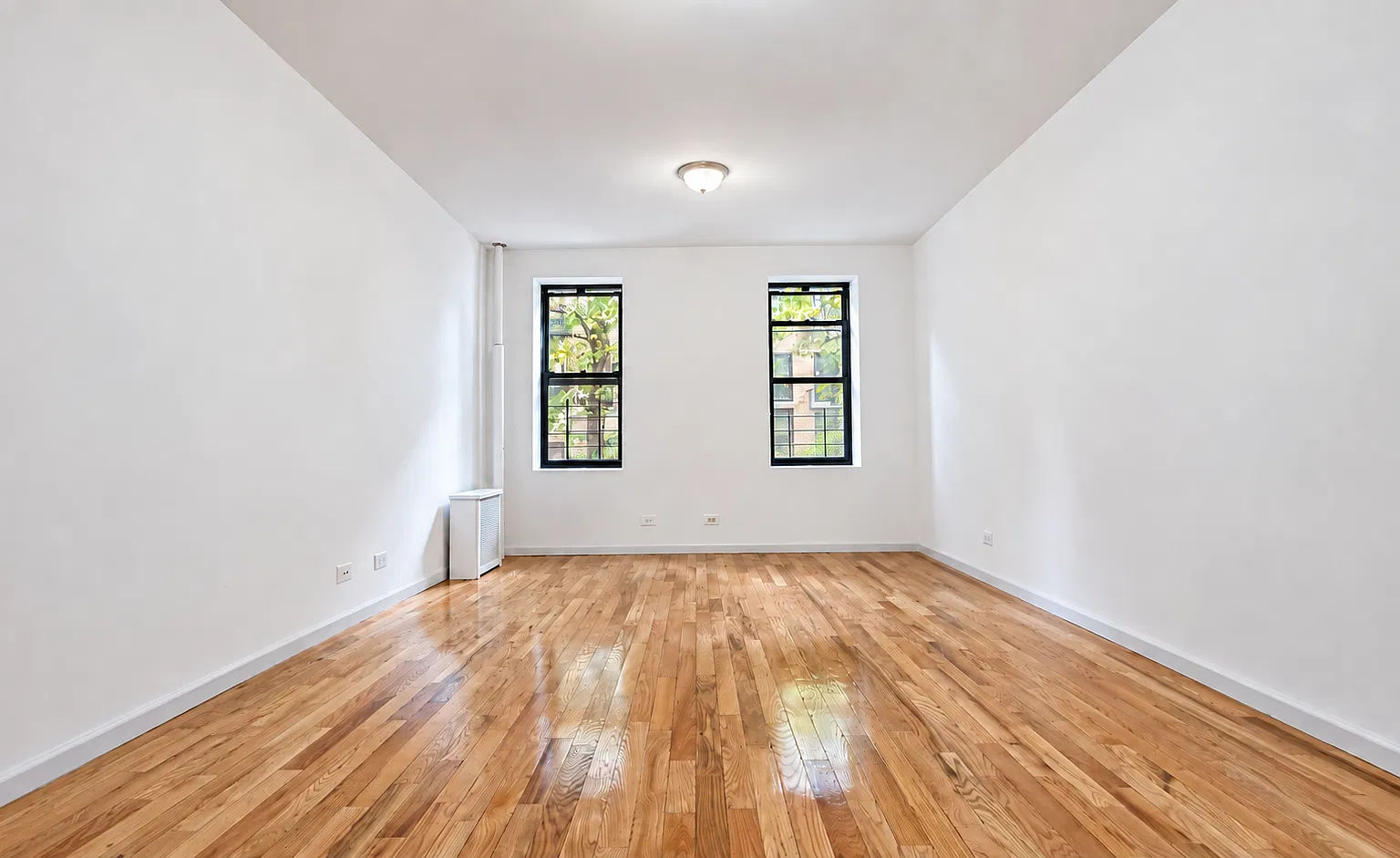 44 Bennett Avenue — Photo 3