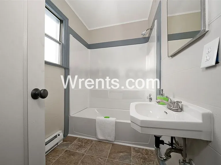 1712 E Sanson Ave — Photo 7