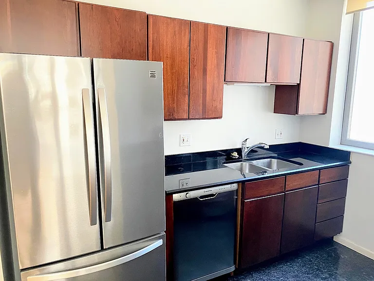 600 N Dearborn St #811 — Photo 2