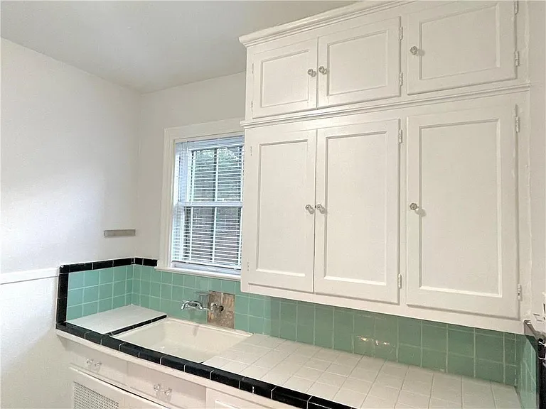 3303 Duval St #A — Photo 11