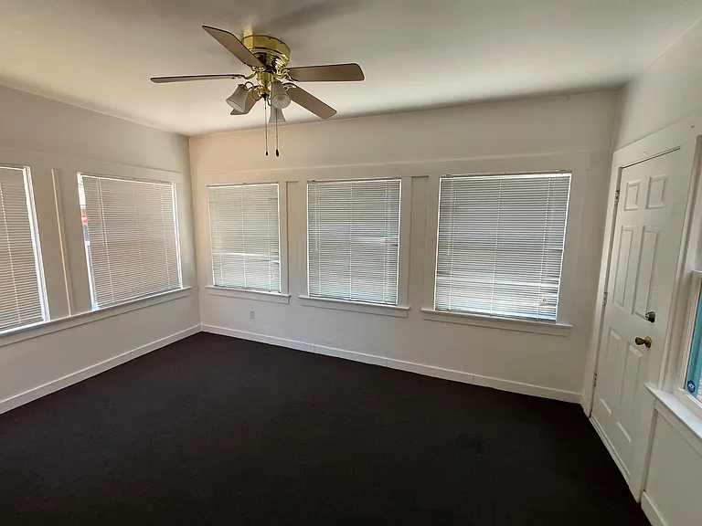 510 E Helen St — Photo 7