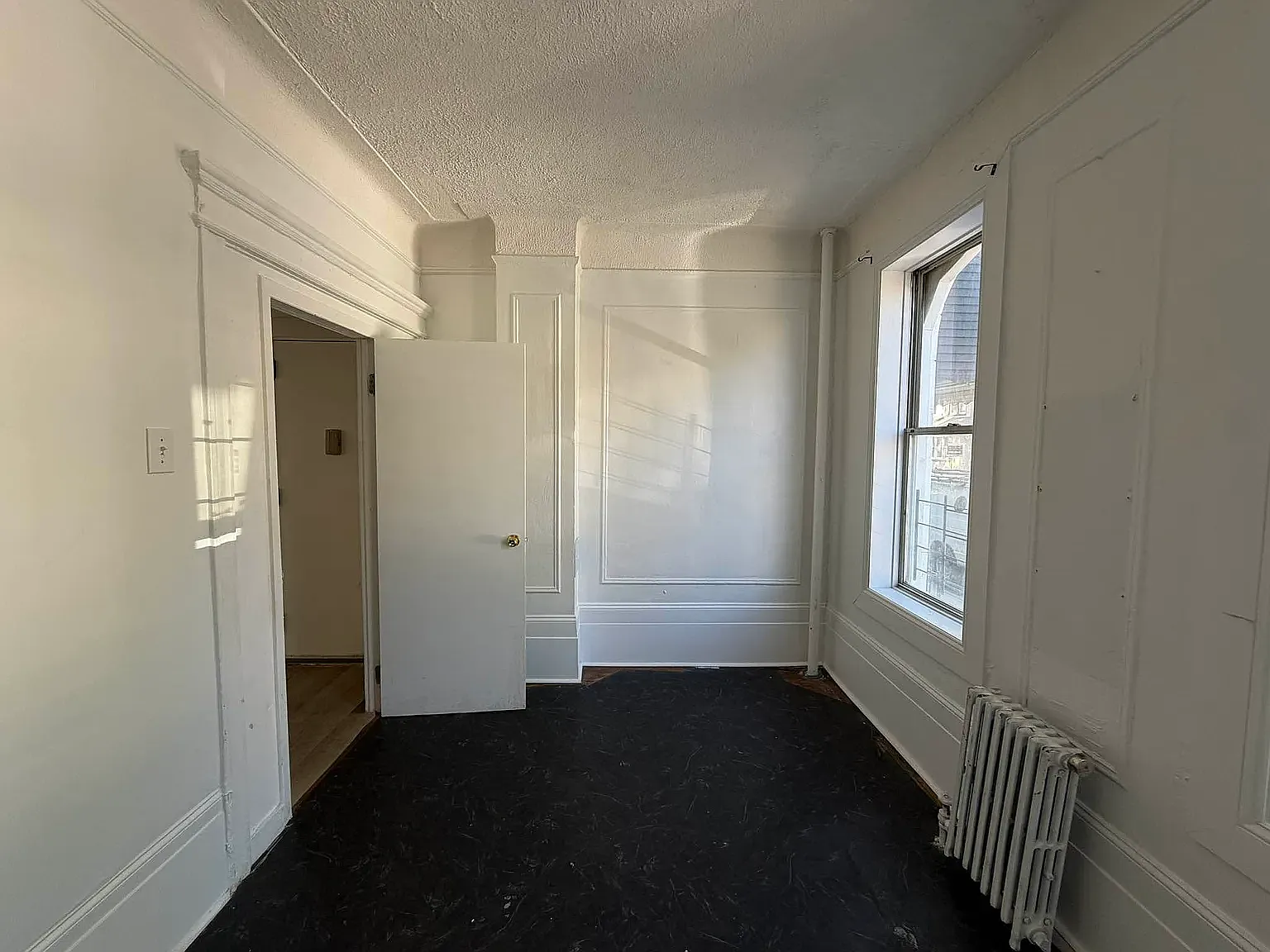 954 East 15th Street — Photo 4