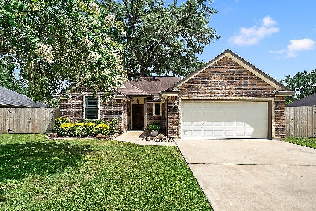 235 Wentworth Dr