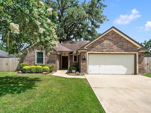 235 Wentworth Dr, West Columbia, TX 77486