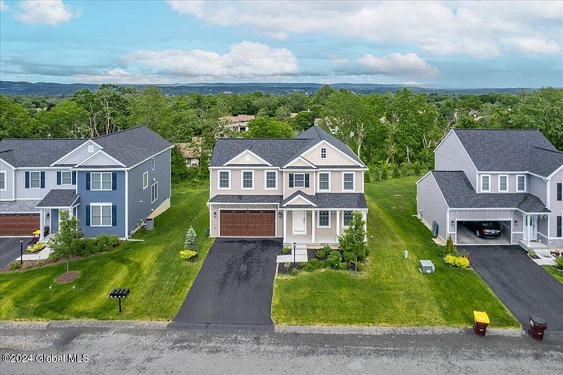 5th image of 23 Penfield Drive