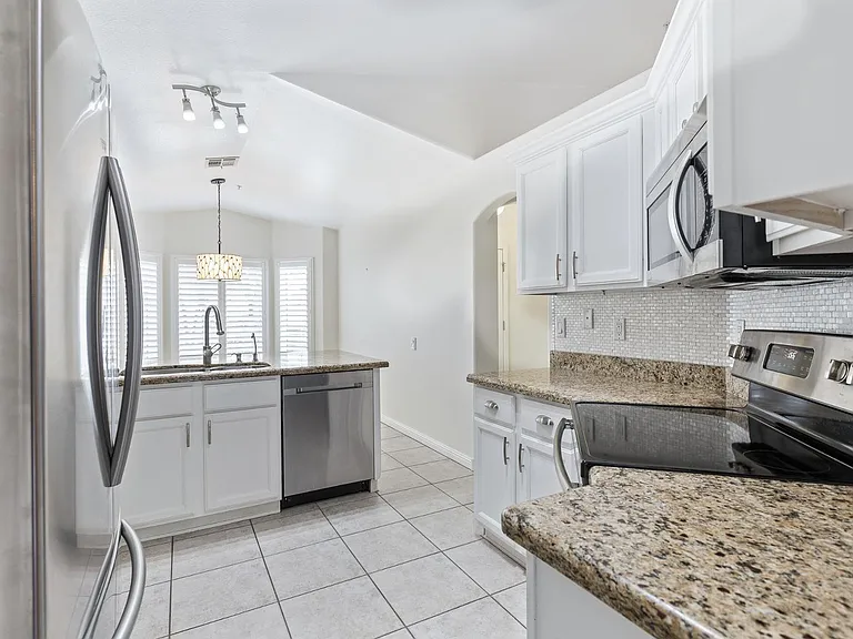7362 E Hanover Way — Photo 9