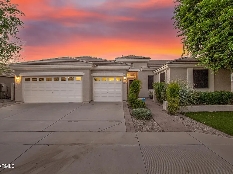 10502 E Posada Ave — Photo 2