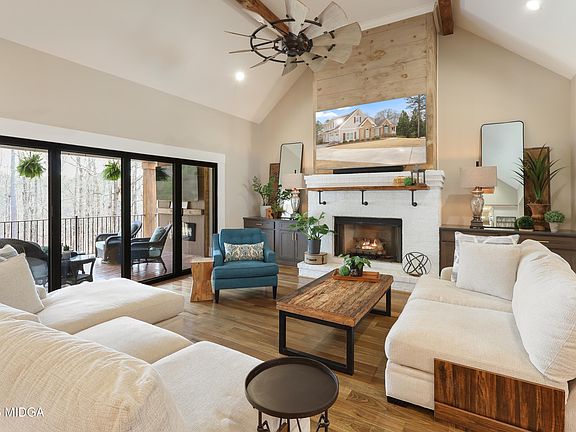 3rd image of 109 River Forest Dr