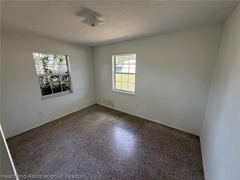 1732 Lagrange Ave — Photo 8