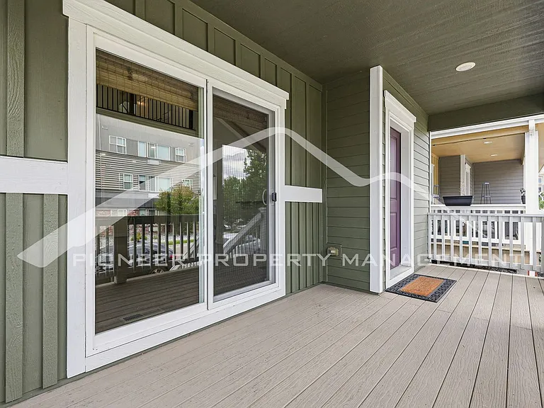 2883 S Fox St — Photo 2