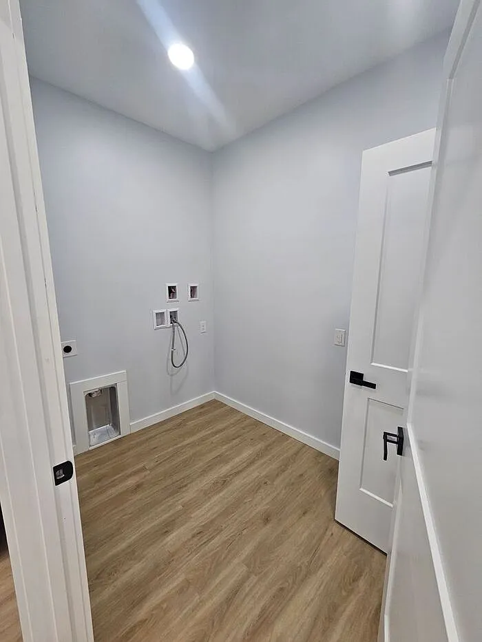 3 bed, 2.0 bath, 1450 sqft, $1,949 — Photo 3