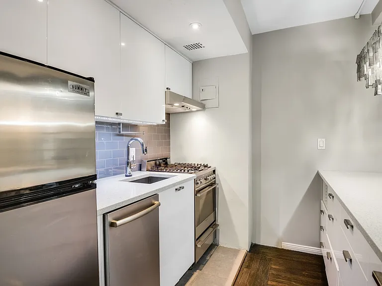 225 E 73rd St #1A — Photo 4