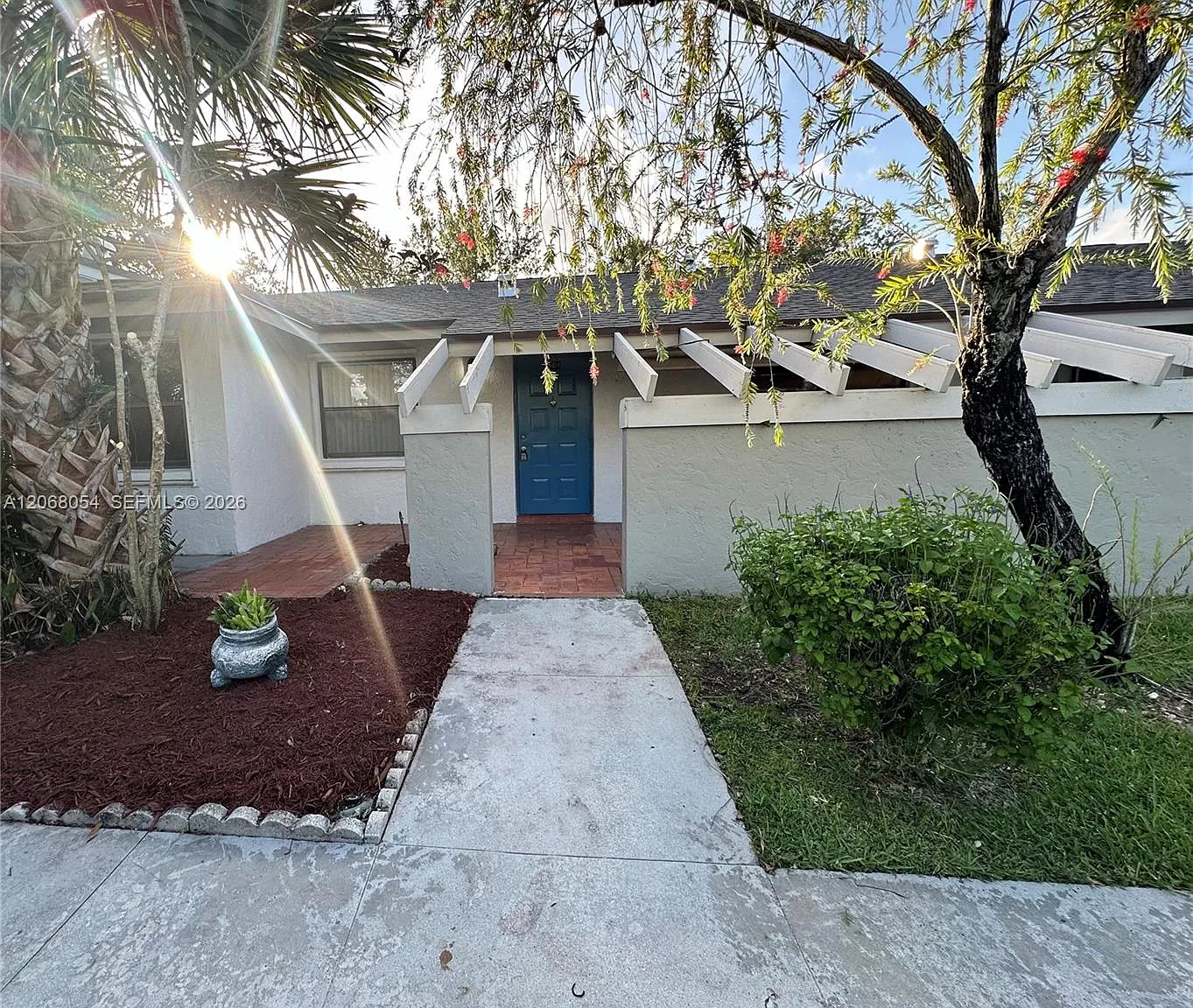 Delray Oaks Condo — Photo 1