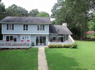 180 S Robinson Dr, Macon, NC 27551