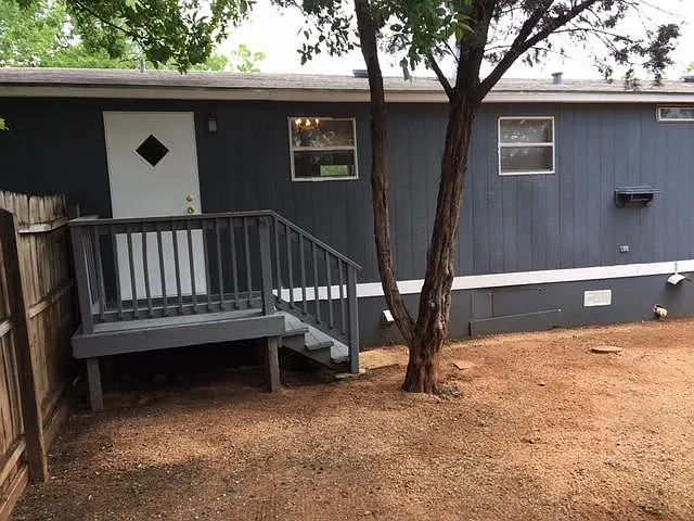 3 bed, 1296 sqft, $1,600 — Photo 3