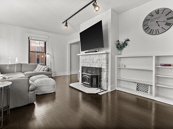 4th image of 224 13 STREET