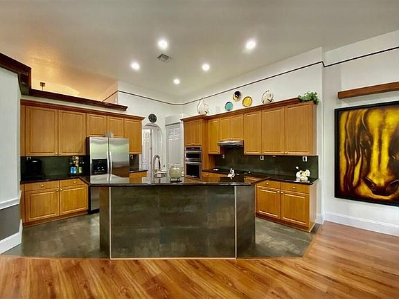 4th image of 10695 Oak Meadow Ln