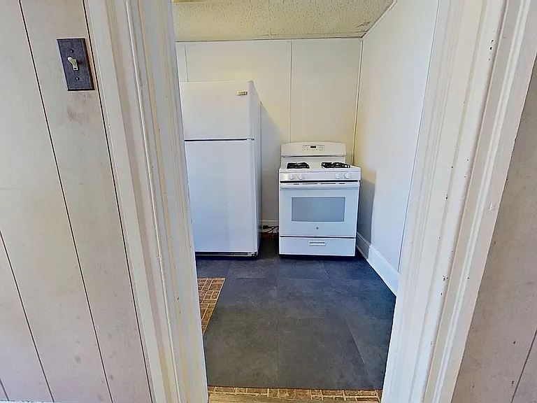 645 W Philadelphia St #2 — Photo 3