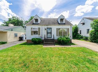 17008 Ridgeton Dr, Cleveland, OH 44128